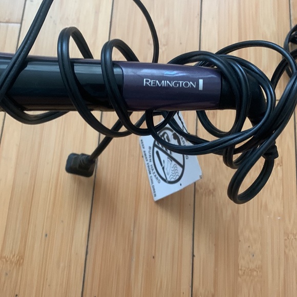 Set of Pink and Black Curling Wands - Picture 3 of 9